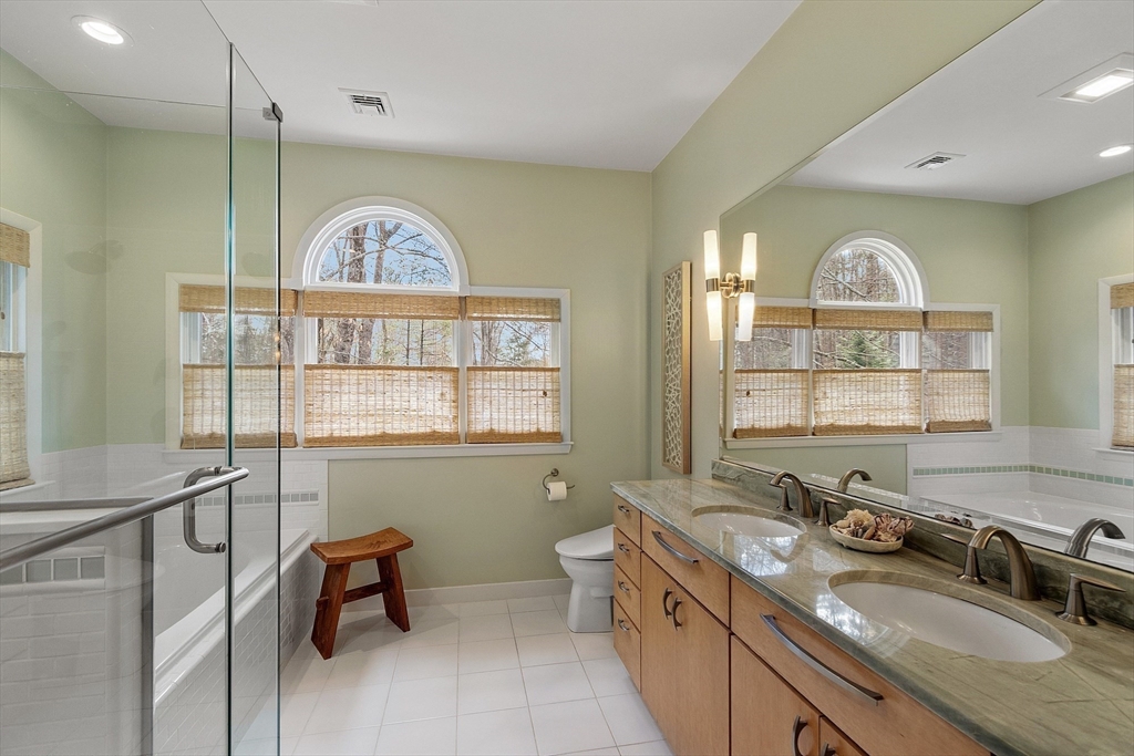 127 Spectacle Pond Rd