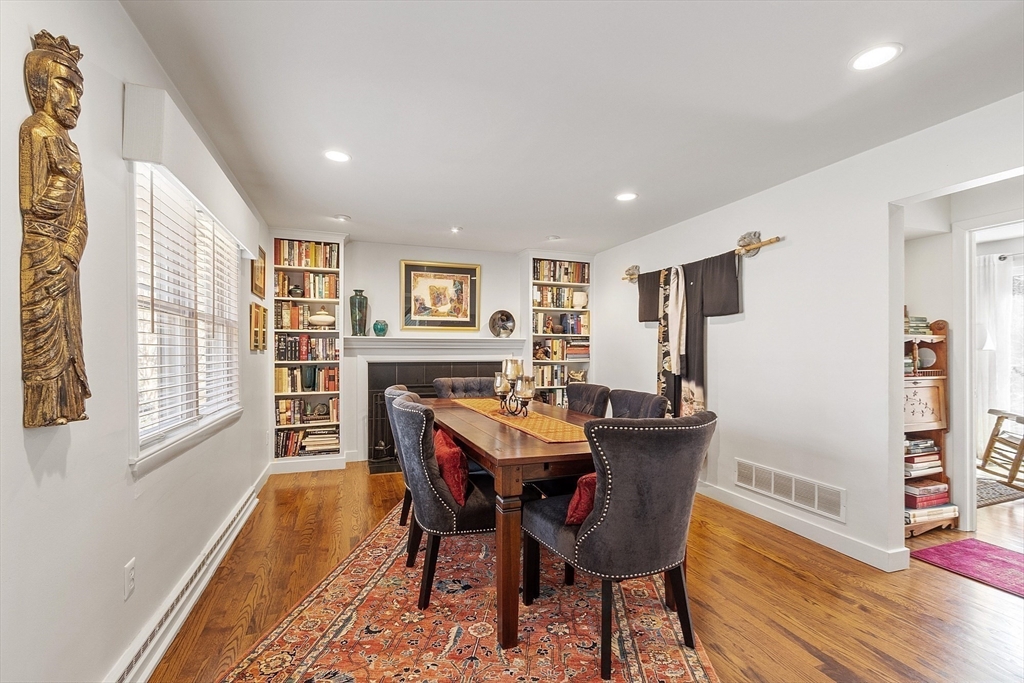 127 Spectacle Pond Rd