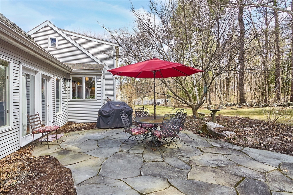 127 Spectacle Pond Rd