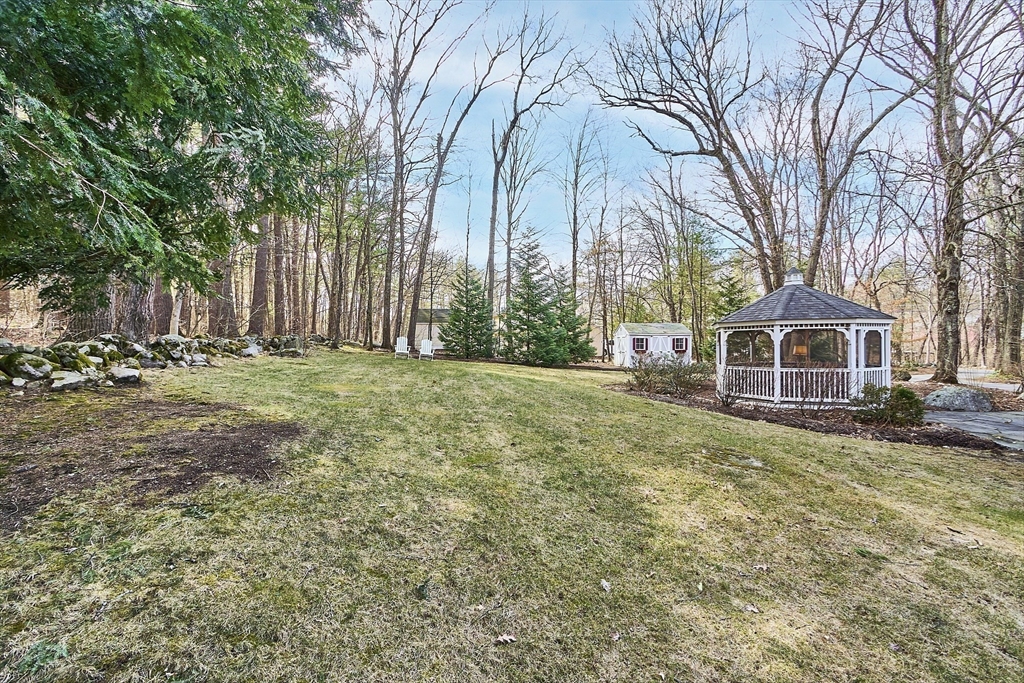 127 Spectacle Pond Rd