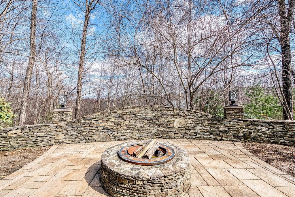 6 Overlook Road