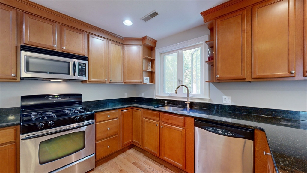 8 Pilgrim St # 5