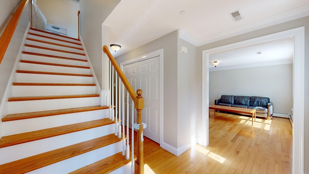 8 Pilgrim St # 5