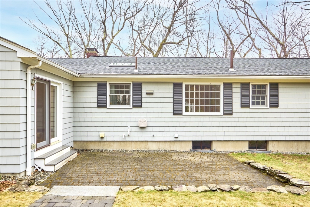 17 Monument Hill Road