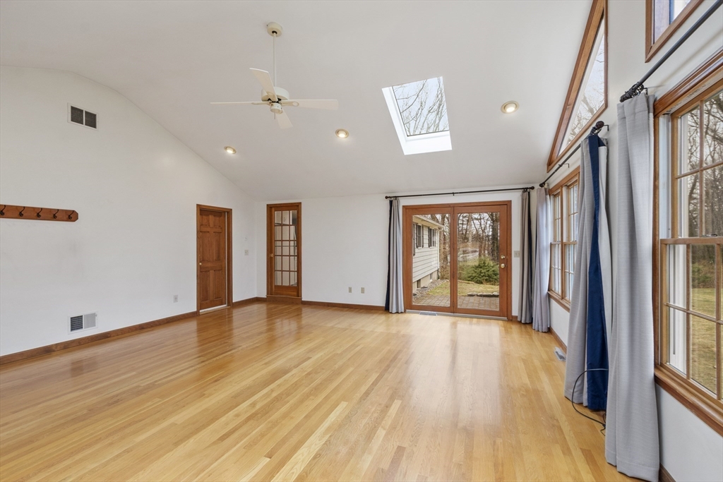 17 Monument Hill Road