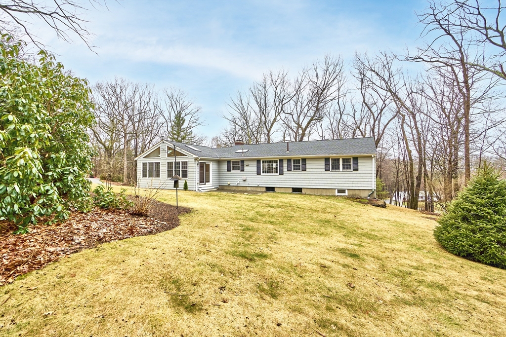 17 Monument Hill Road