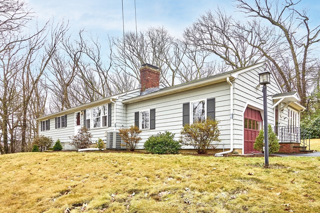 17 Monument Hill Road