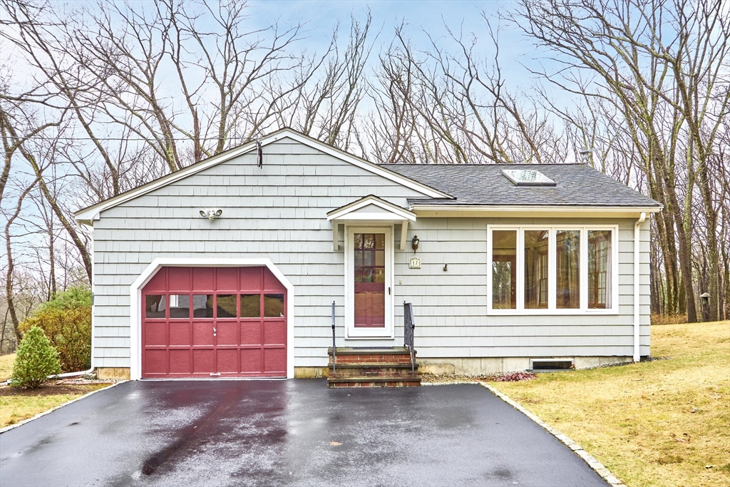 17 Monument Hill Road