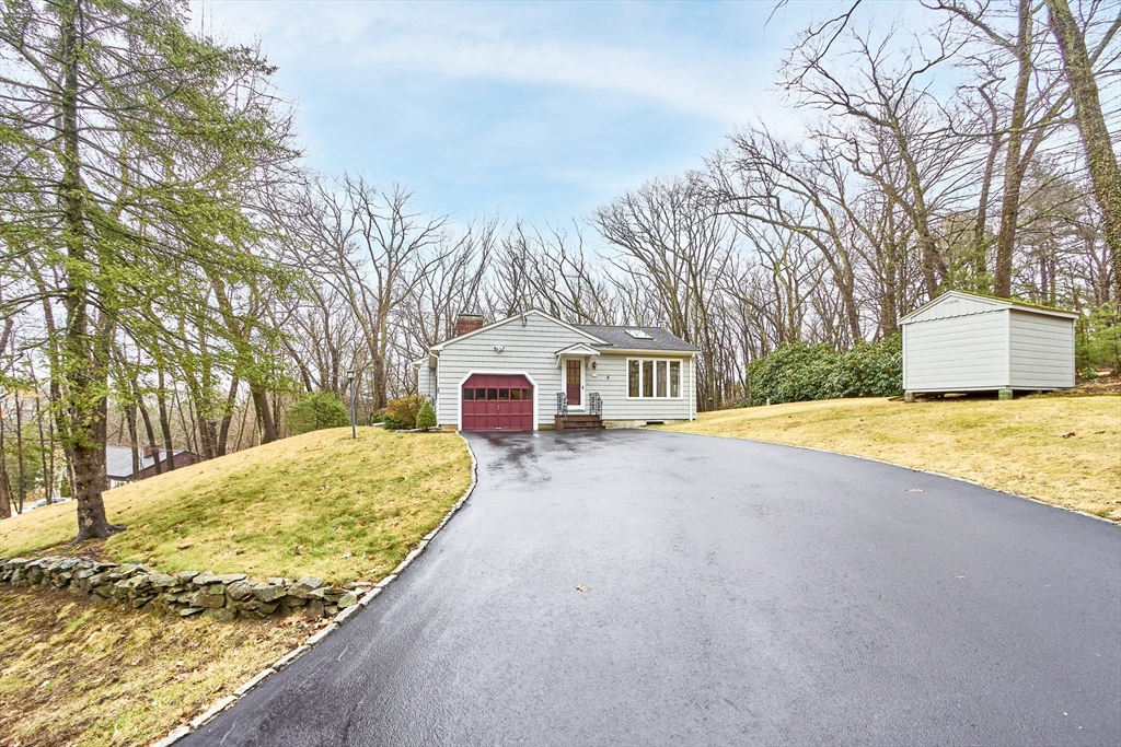 17 Monument Hill Road