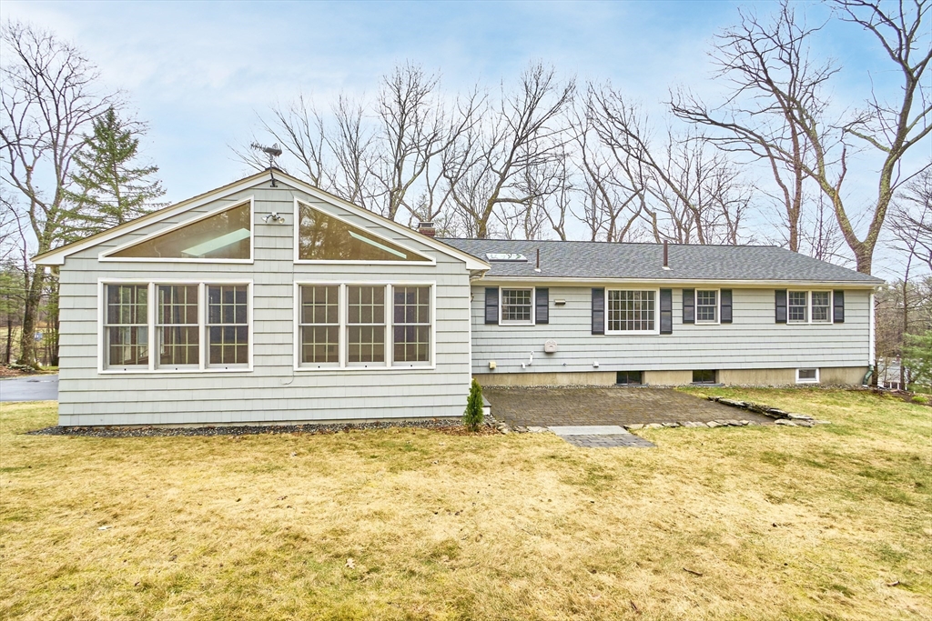 17 Monument Hill Road