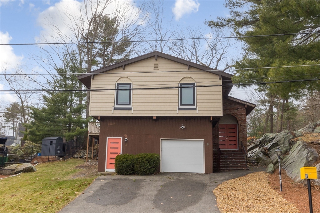 8 Hickory Hill Rd