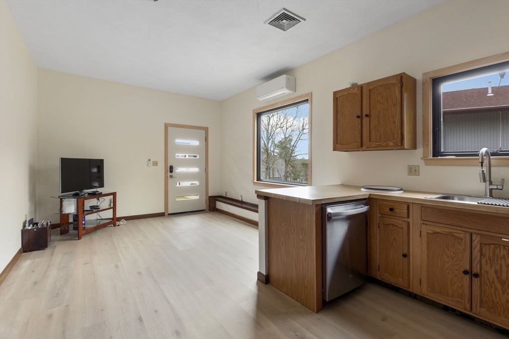 8 Hickory Hill Rd