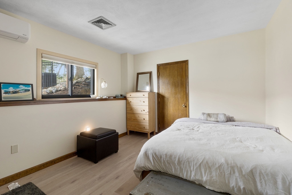 8 Hickory Hill Rd