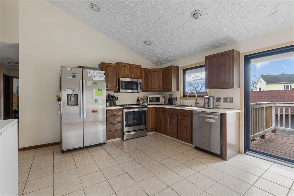 8 Hickory Hill Rd