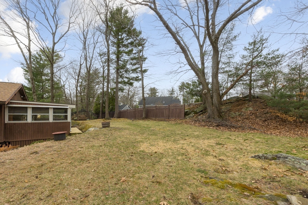 8 Hickory Hill Rd