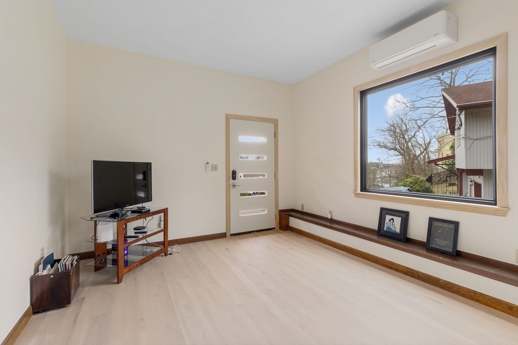 8 Hickory Hill Rd