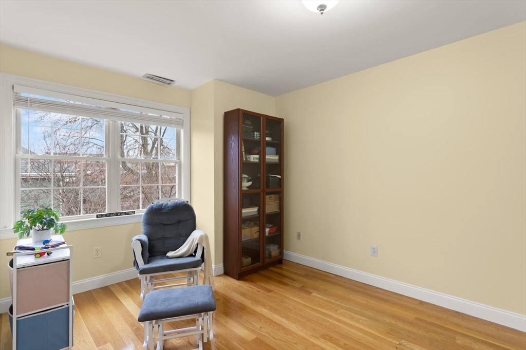 25 Hastings Ave. # 4