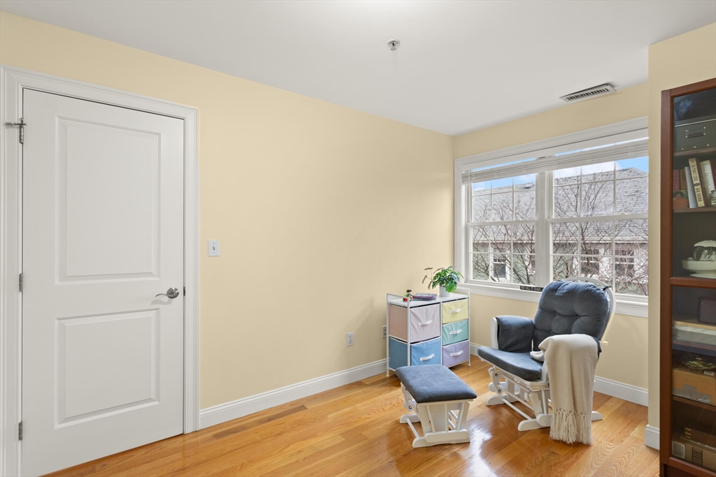 25 Hastings Ave. # 4