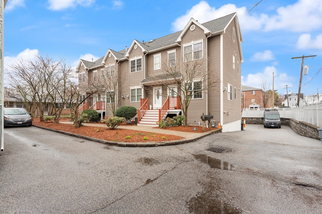 25 Hastings Ave. # 4