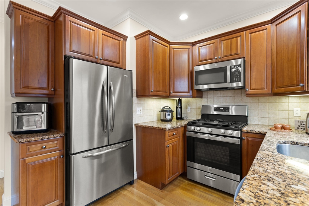 25 Hastings Ave. # 4