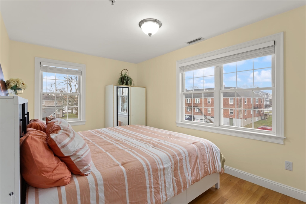 25 Hastings Ave. # 4