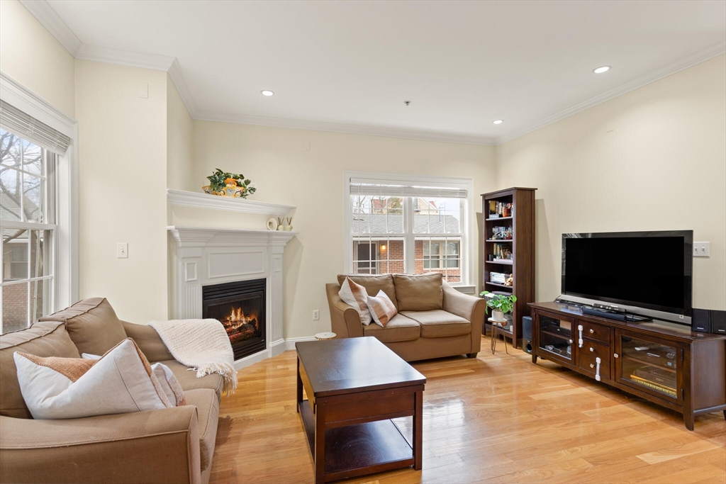 25 Hastings Ave. # 4