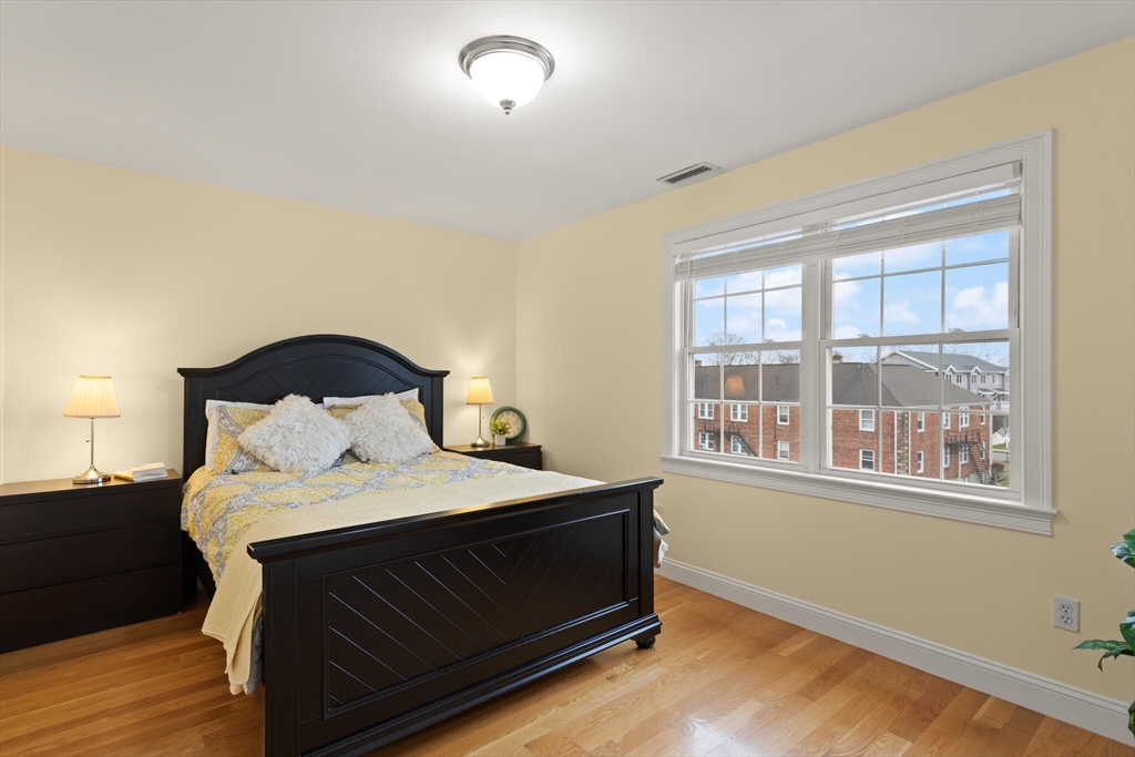 25 Hastings Ave. # 4