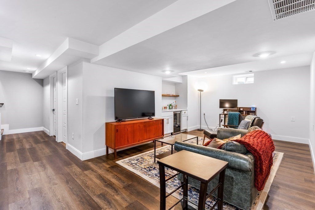 24 Robinson St # 24