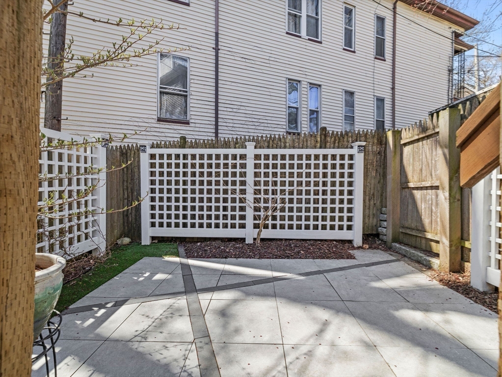 402 Medford St # 2