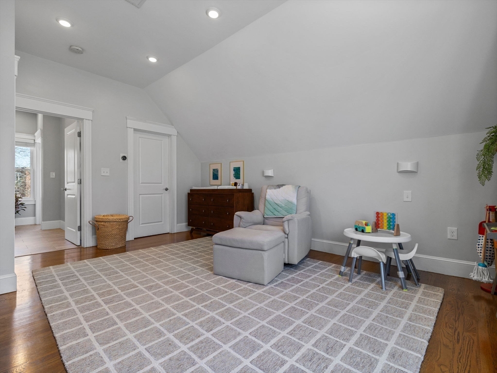 402 Medford St # 2