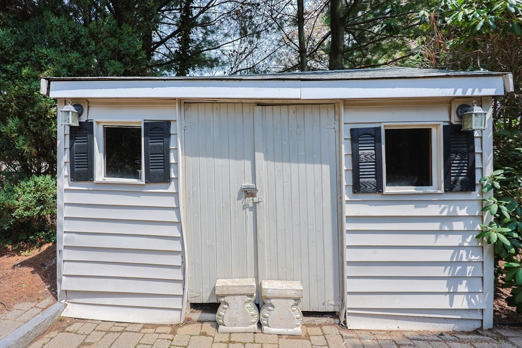 12 Celia Rd