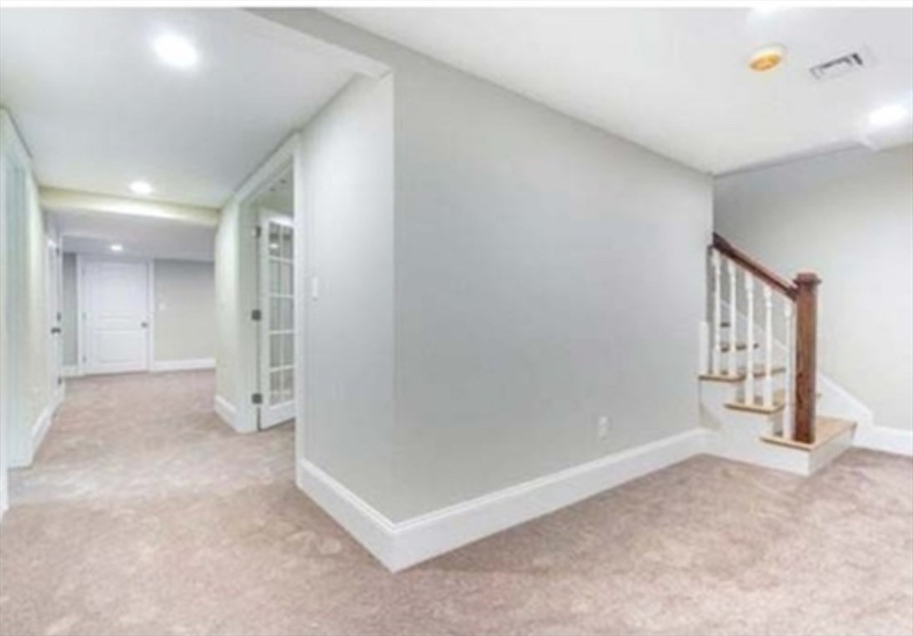 111 Laconia St