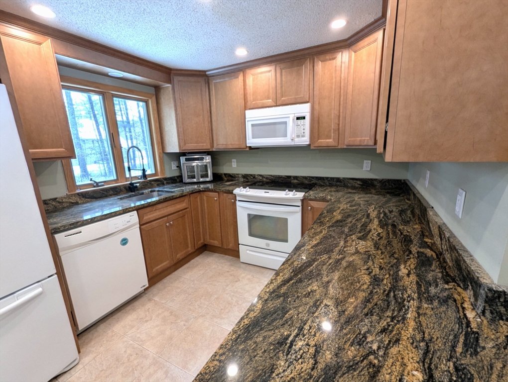 65 Horse Pond Rd