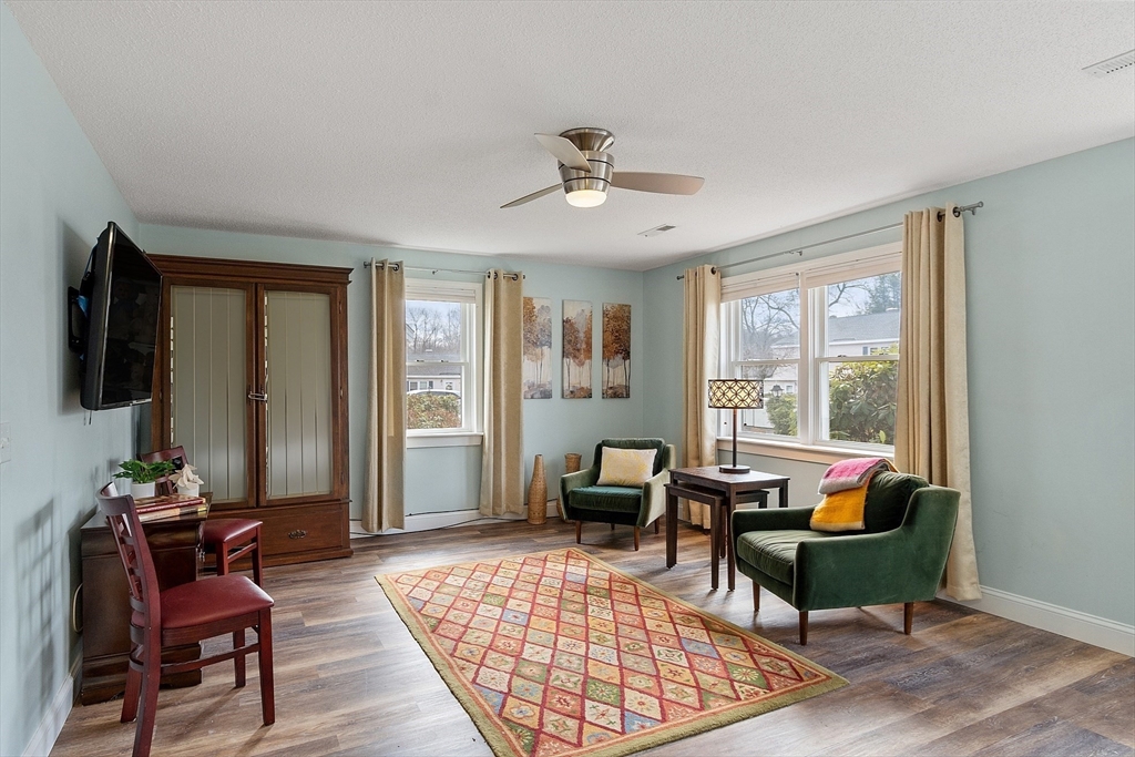 103 Main St # 19
