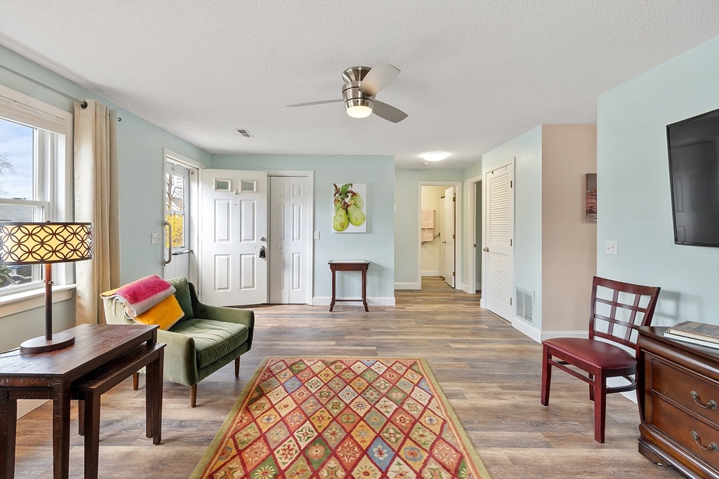 103 Main St # 19