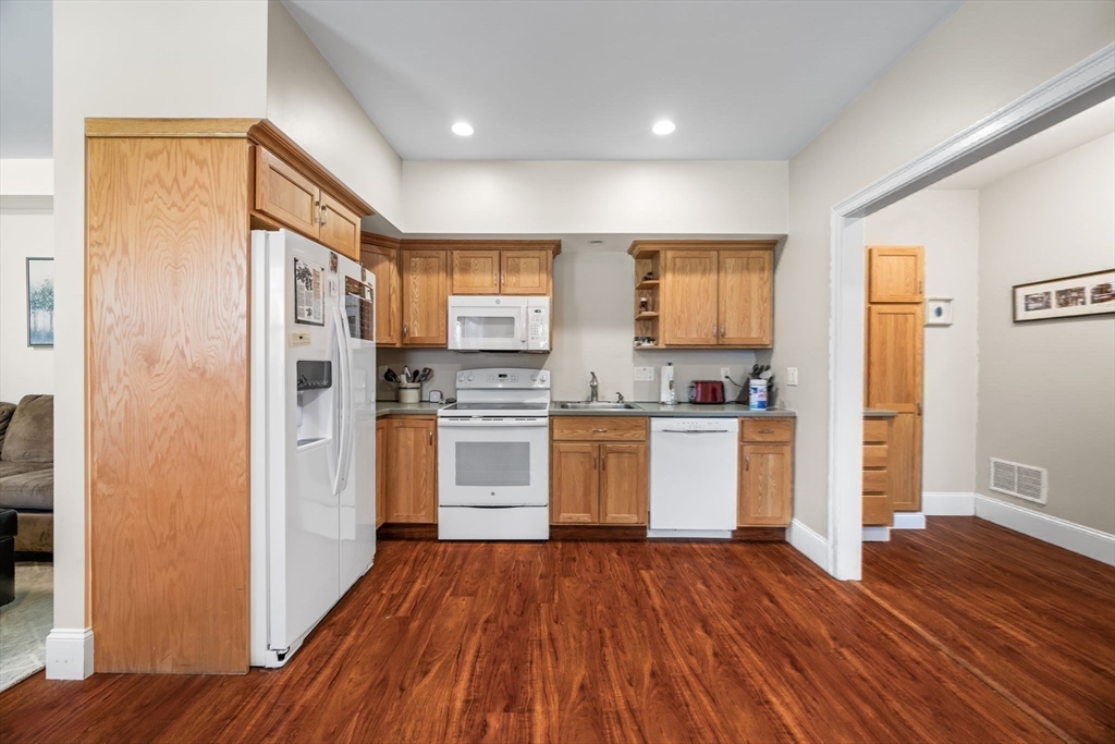 220 Maynard Rd