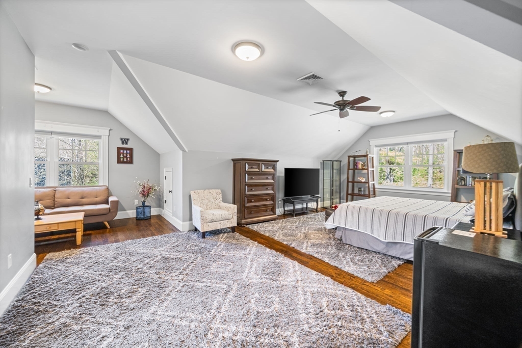 220 Maynard Rd