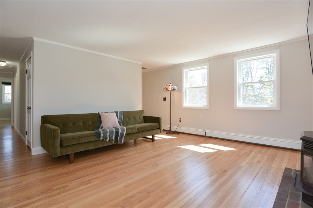 41 Flint Rd