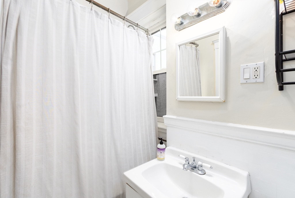 1564 Commonwealth Ave # 16