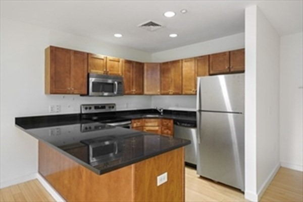 99 Chestnut Hill Ave # 307