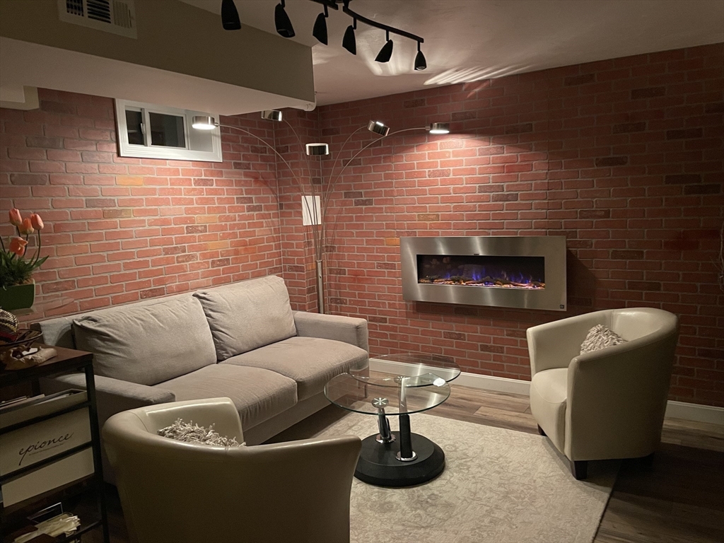 13 W Dexter Ave # 1