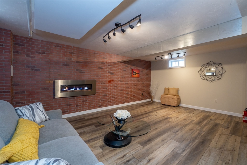 13 W Dexter Ave # 1
