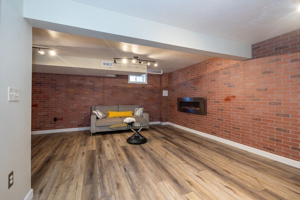 13 W Dexter Ave # 1