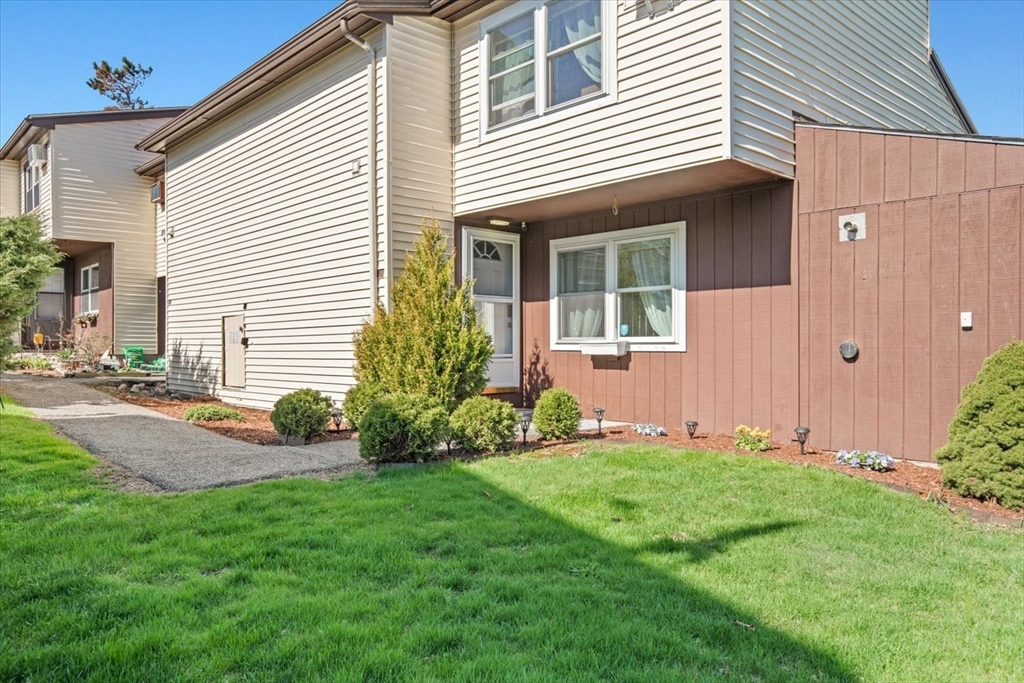 18 Senee Ct # 18