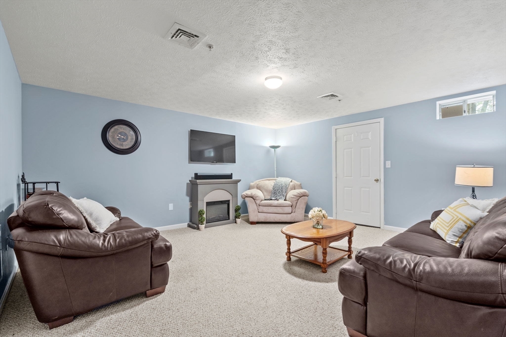 111 Caspian Way # 111