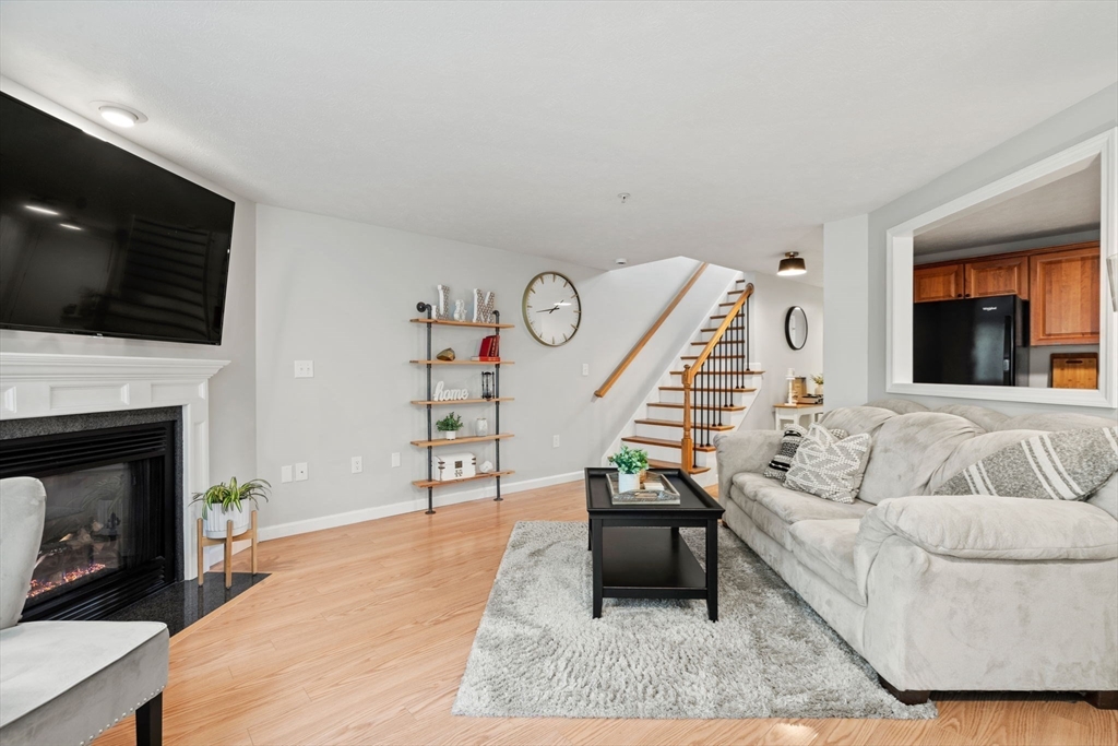 111 Caspian Way # 111