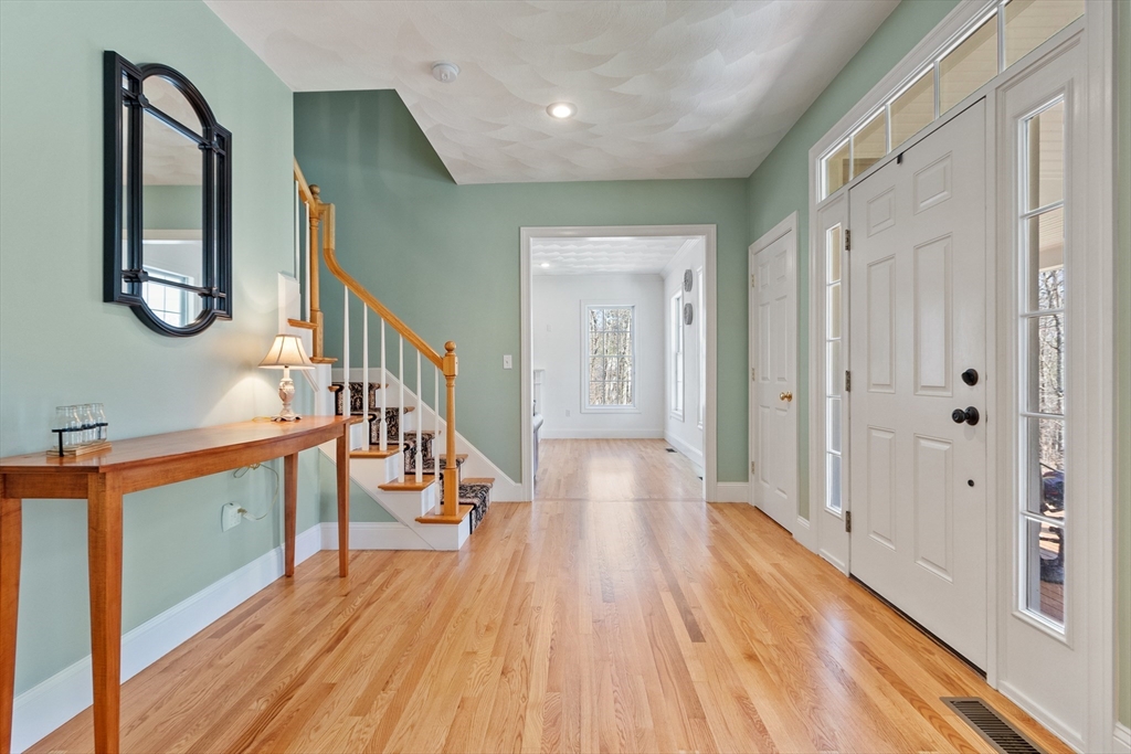 18 Danforth Ln