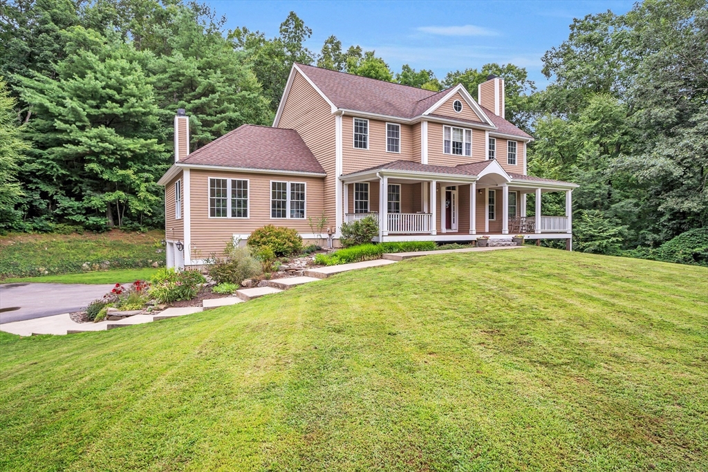 18 Danforth Ln