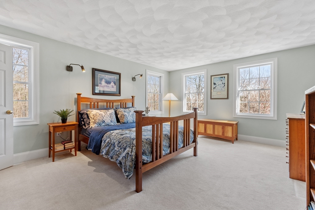 18 Danforth Ln