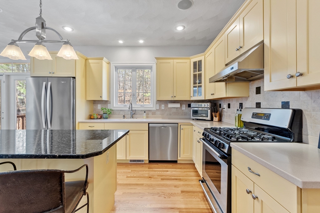 18 Danforth Ln